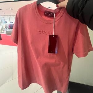 Gucci logo Embroidered Cotton Jersey T-shirt women New w tag. SIZE L